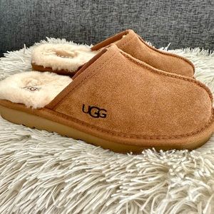 Kids UGG slides indoor or outdoor NWT Size 3